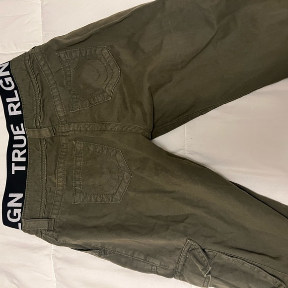 TRUE RELIGION CARGOS - Picture 2 of 3